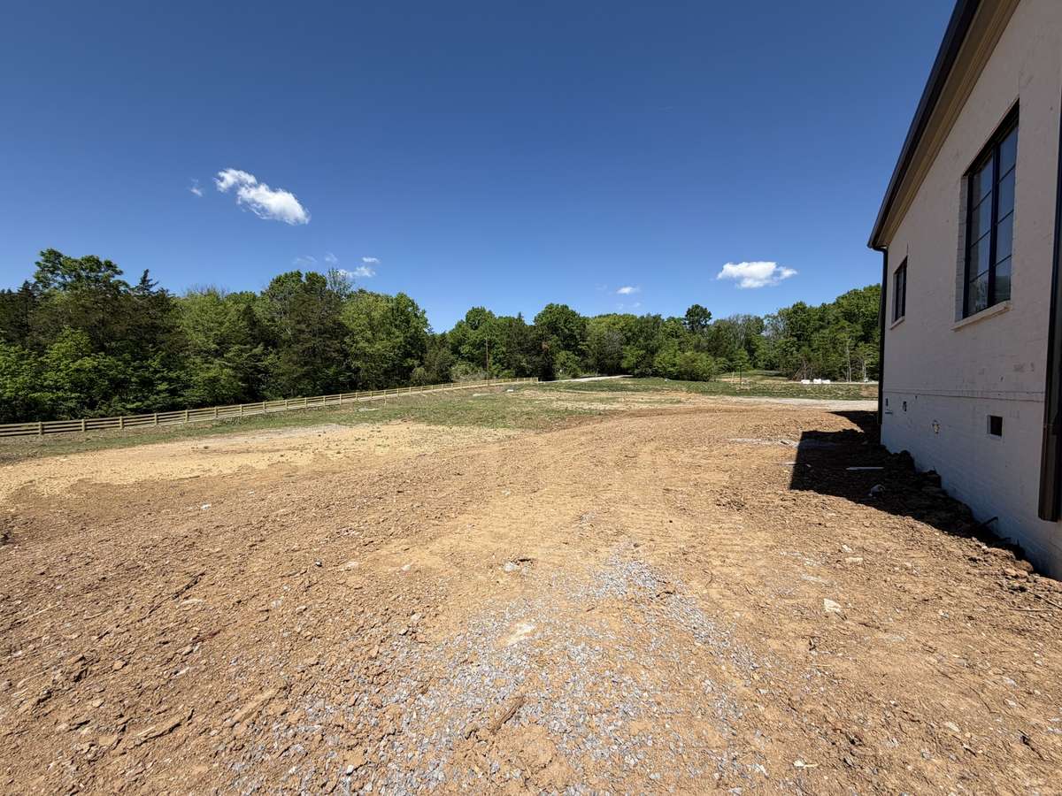 Surrounded by Rolling Hills & the Beautiful Williamson County Countryside