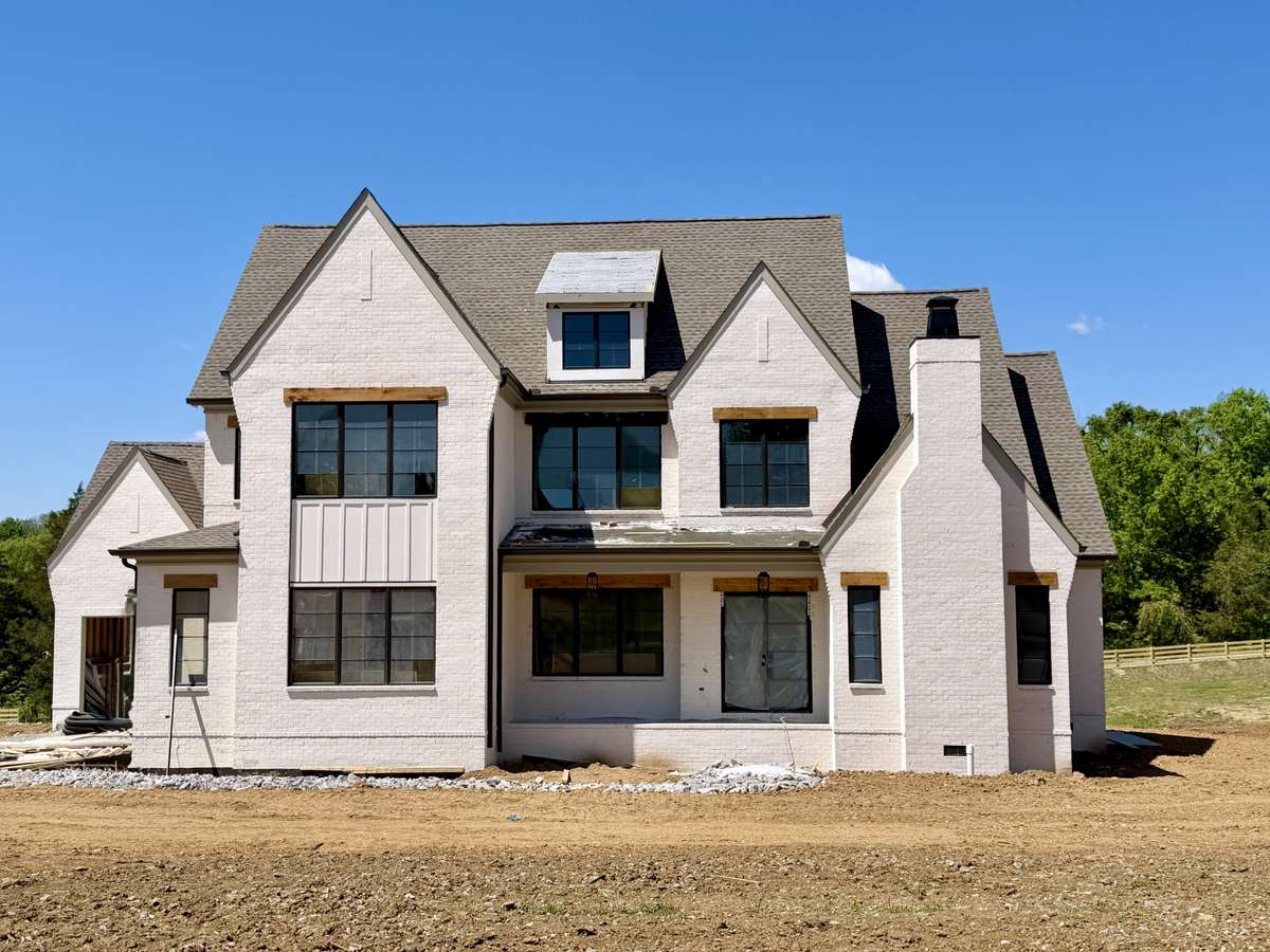 PRIVATE 1-Acre Homesite in BRENTWOOD! Move-In BEFORE School Starts!