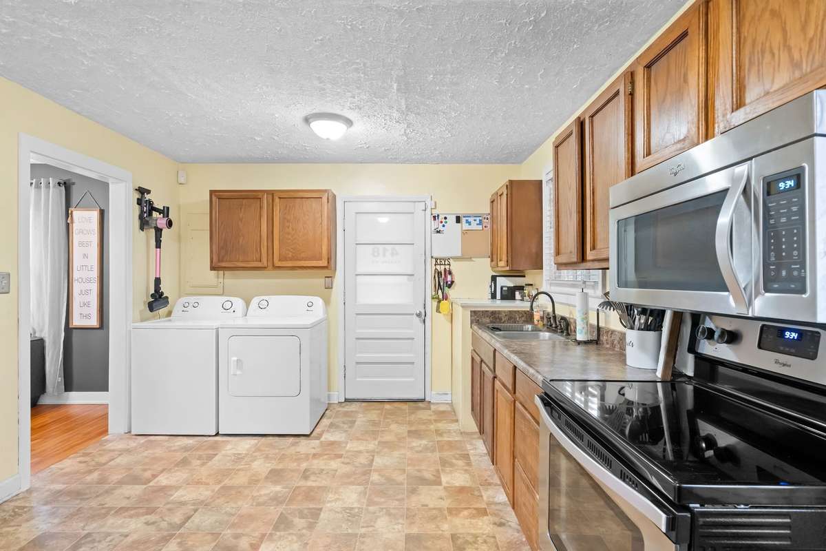 Abundant storage for all your kitchen essentials!