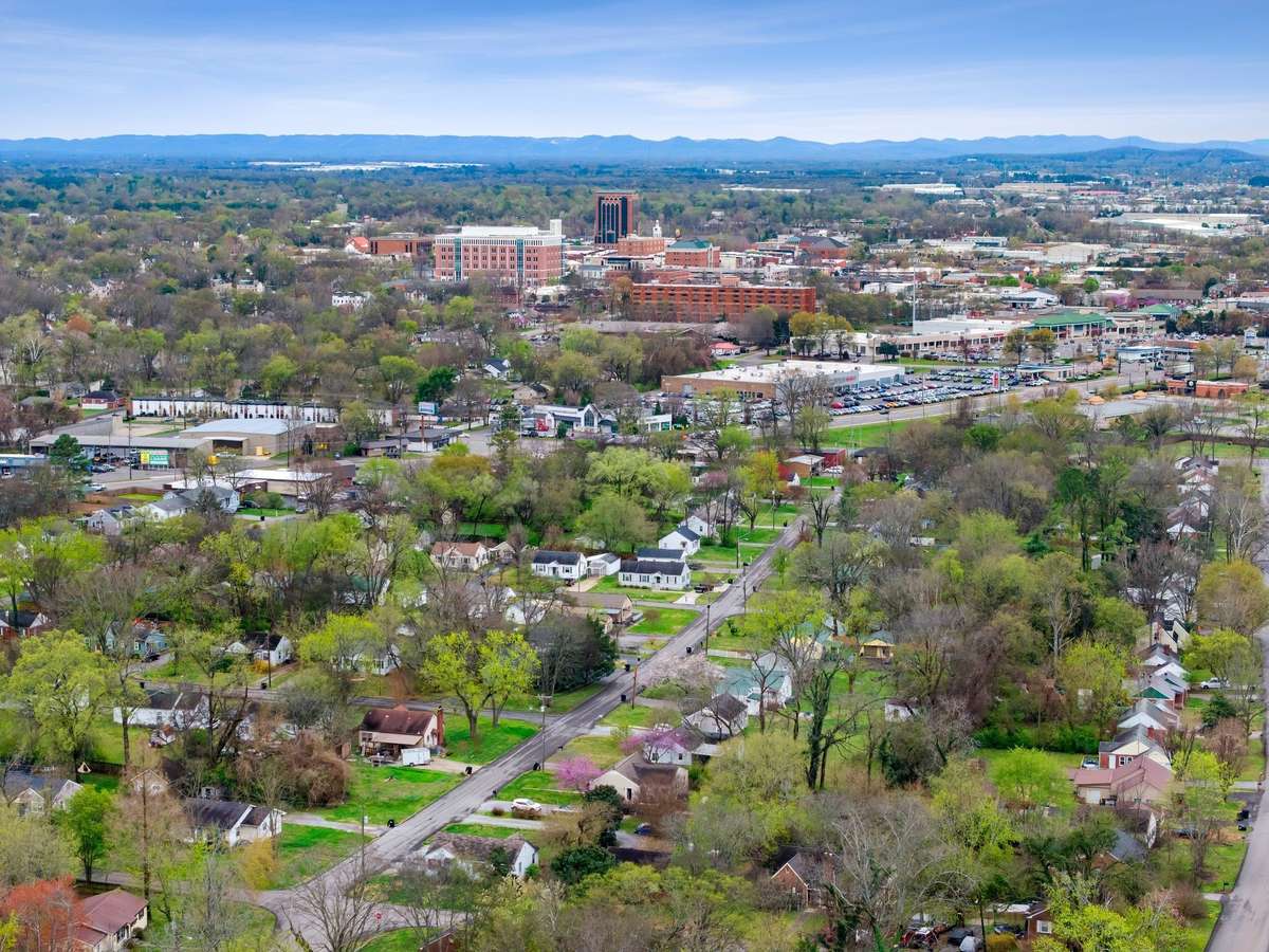 Very convenient to downtown Murfreesboro