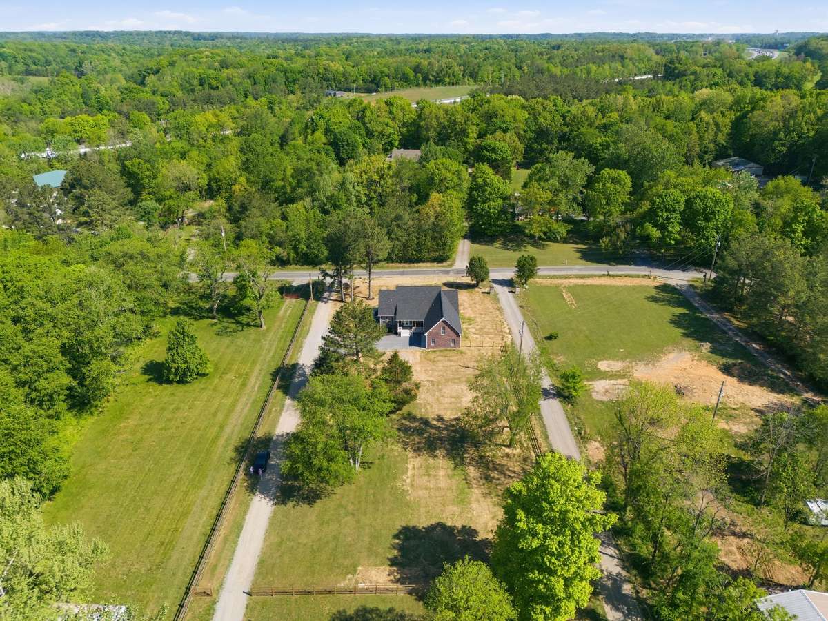 Beautiful New Build on 1.1 acre