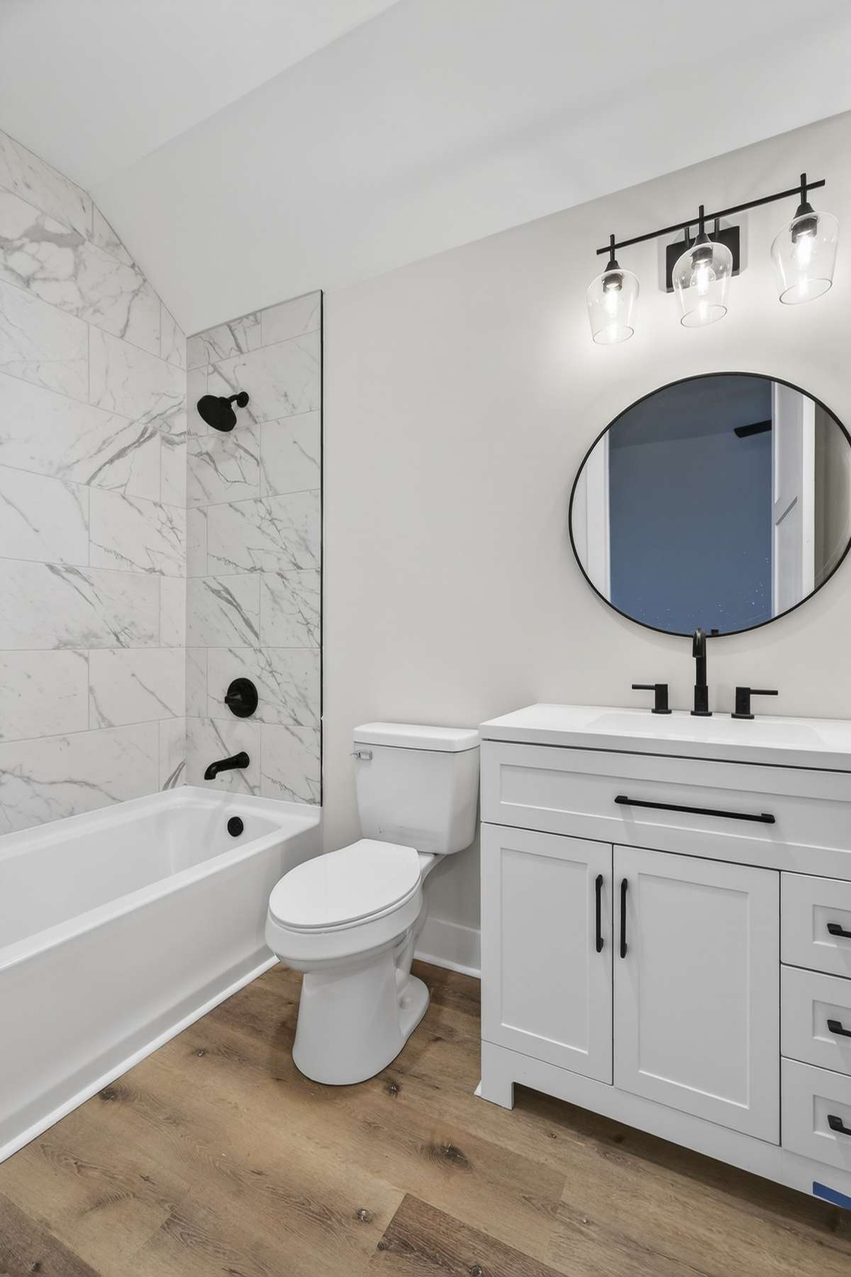4th Bedroom Private Bathroom