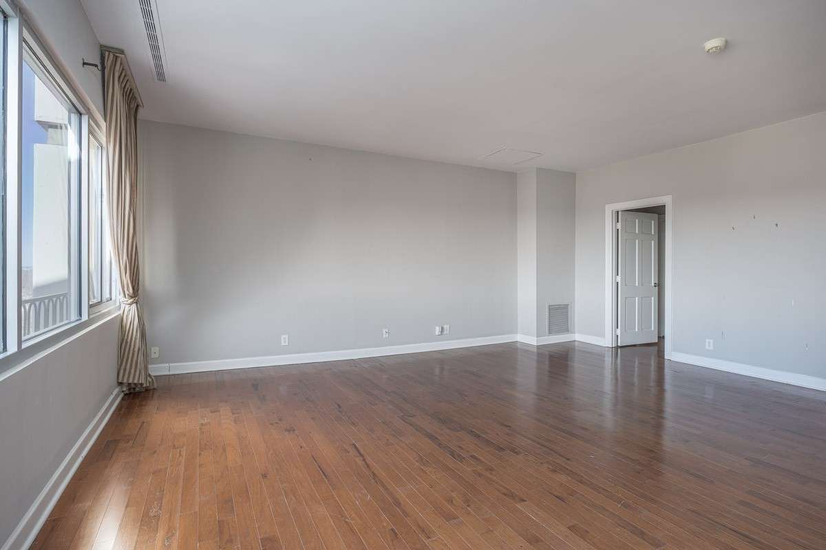 Headed back through the dining area to living room