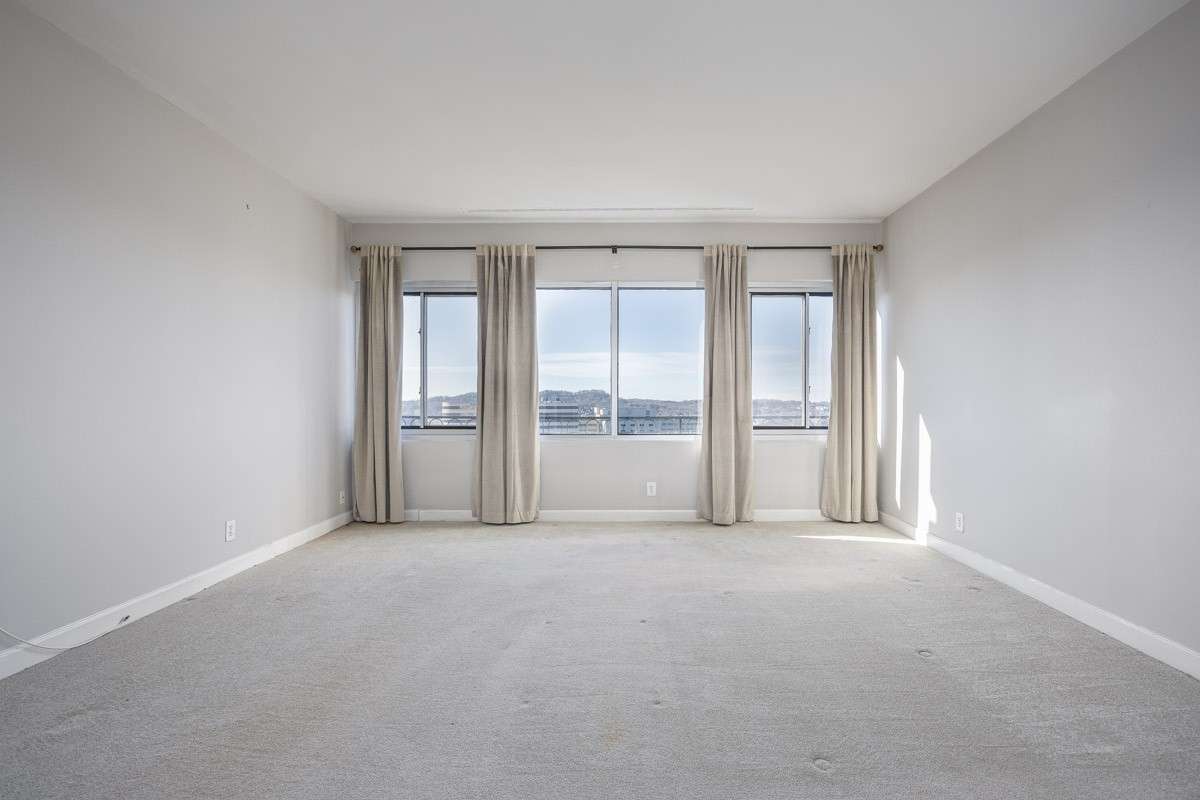 View from the same wall as the living room - such great light