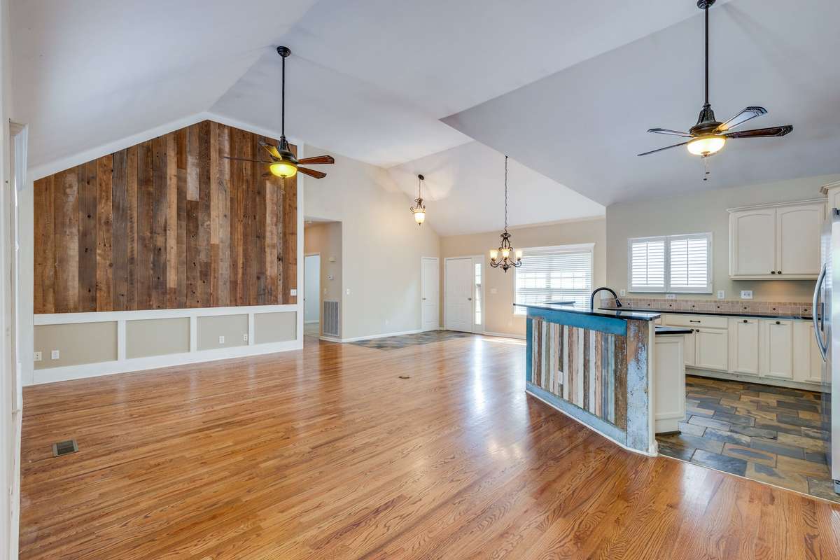 Solid Hardwood Oak Floors