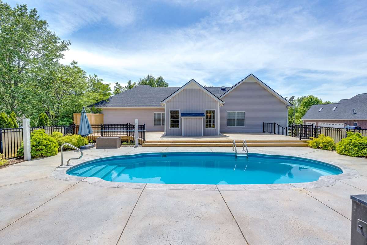 Deep End of Pool has a seating area to relax