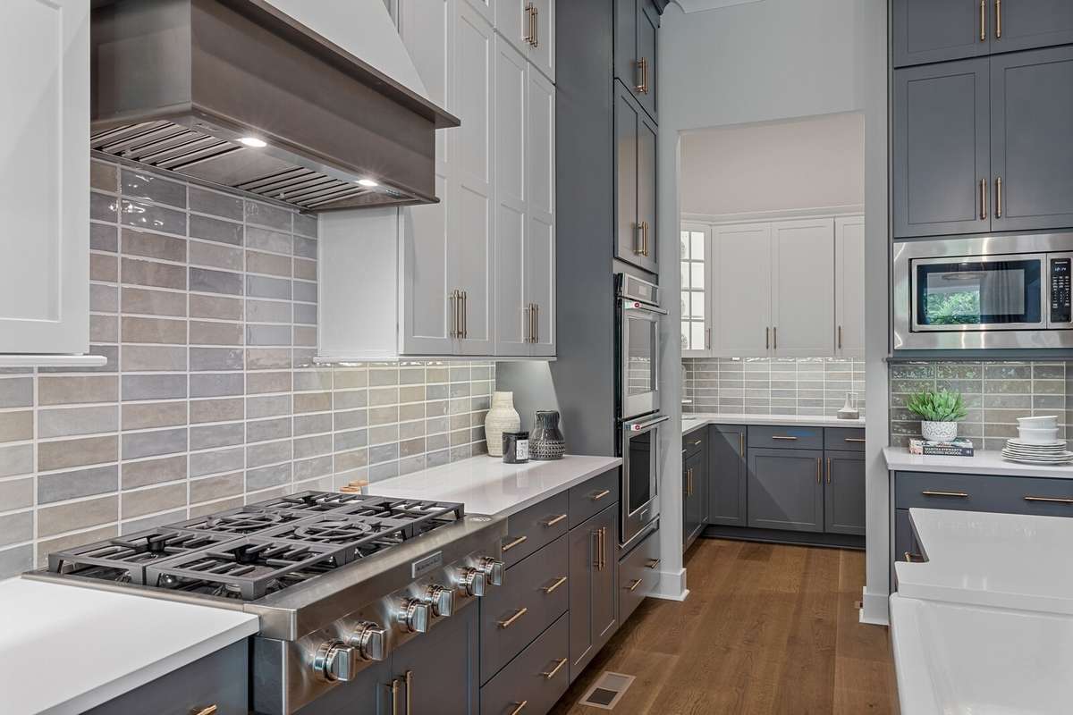 Build the Ballentine plan! Home has not started construction yet and waiting for you to build it! Pick your plan & options & designer finishes!