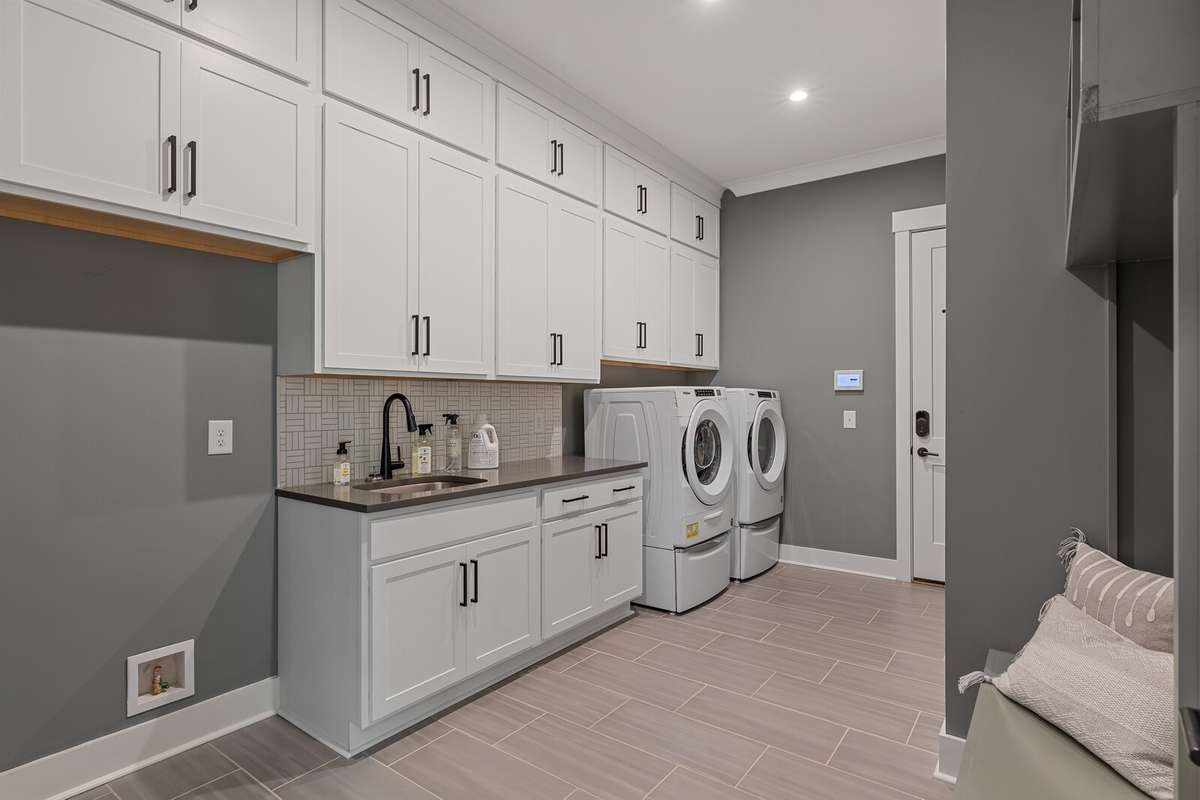 Build the Ballentine plan! Home has not started construction yet and waiting for you to build it! Pick your plan & options & designer finishes!