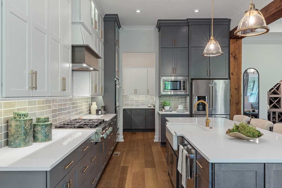 Build the Ballentine plan! Home has not started construction yet and waiting for you to build it! Pick your plan & options & designer finishes!