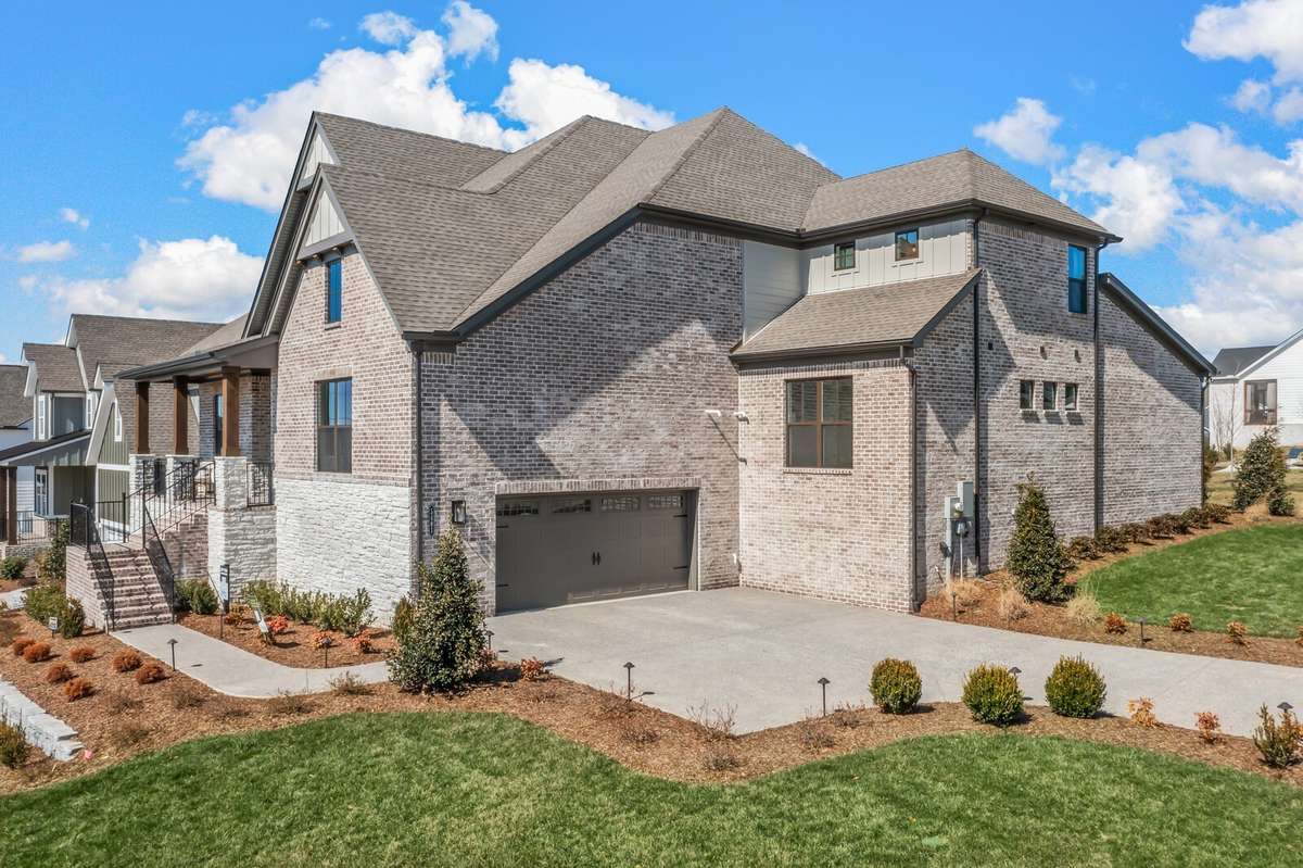 Build the Ballentine plan! Home has not started construction yet and waiting for you to build it! Pick your plan & options & designer finishes!