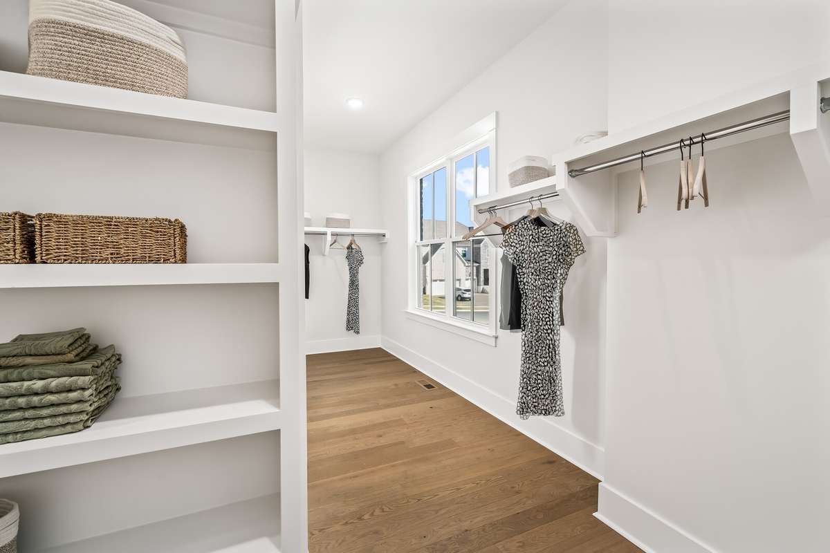 Build the Ballentine plan! Home has not started construction yet and waiting for you to build it! Pick your plan & options & designer finishes!