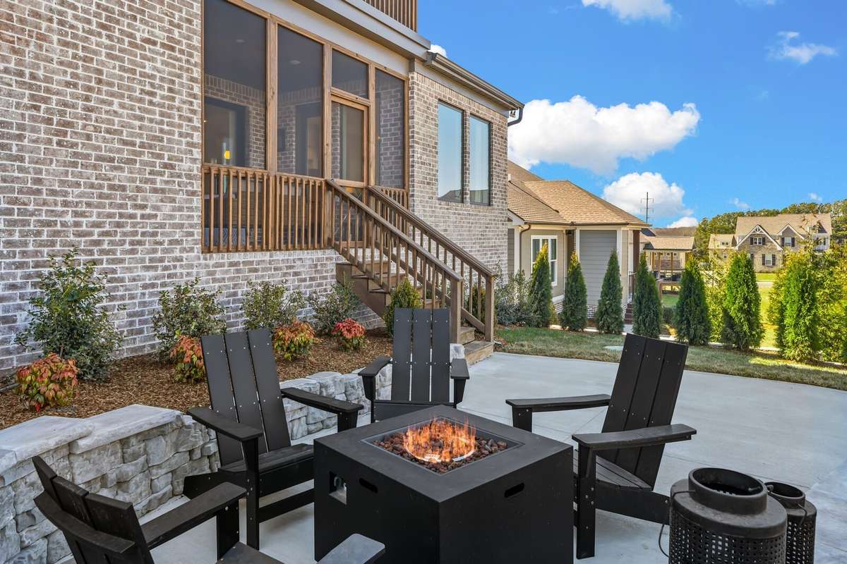 Build the Ballentine plan! Home has not started construction yet and waiting for you to build it! Pick your plan & options & designer finishes!