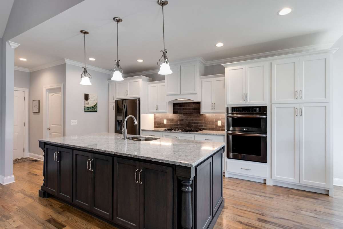 Storage for days!   Check out all those cabinets