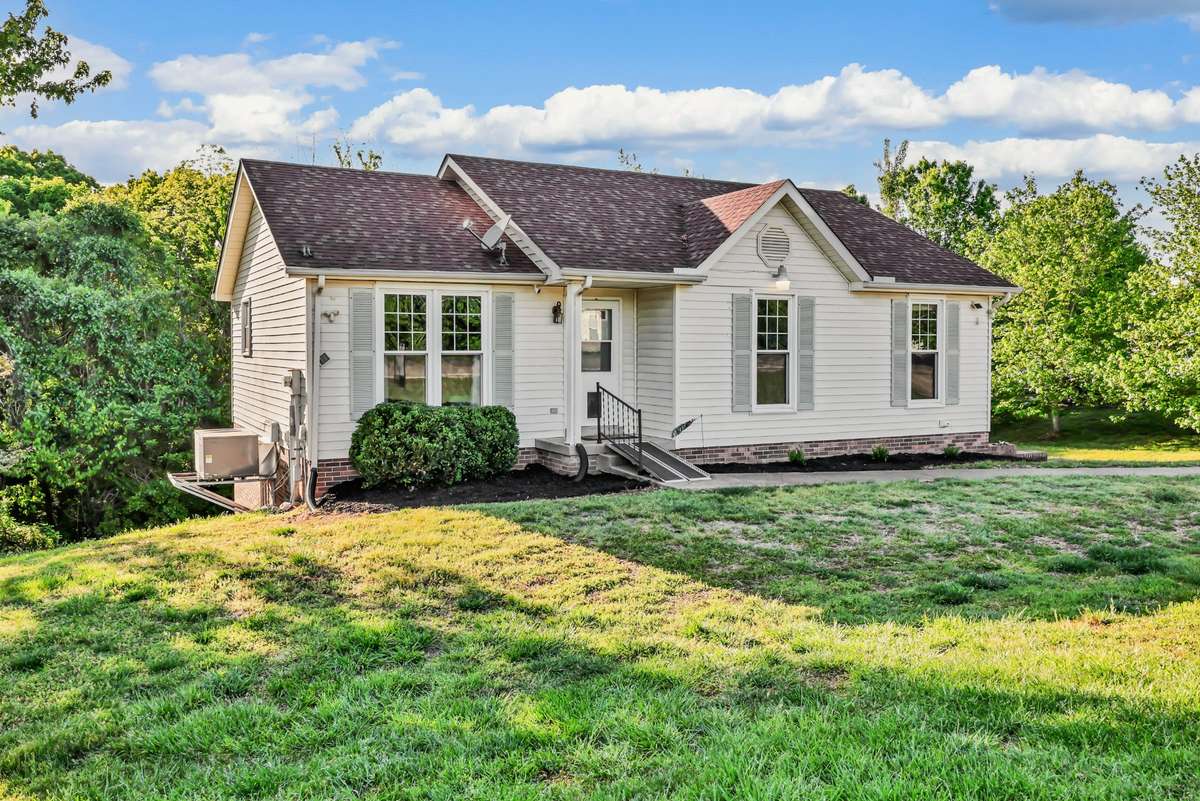 Ranch on a full basement in Desirable area!