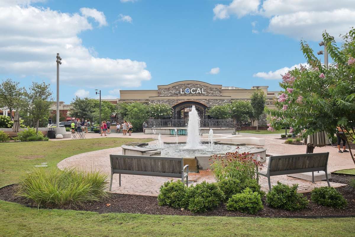 The Indian Lake Shopping Center is just Minutes from Durham Farms