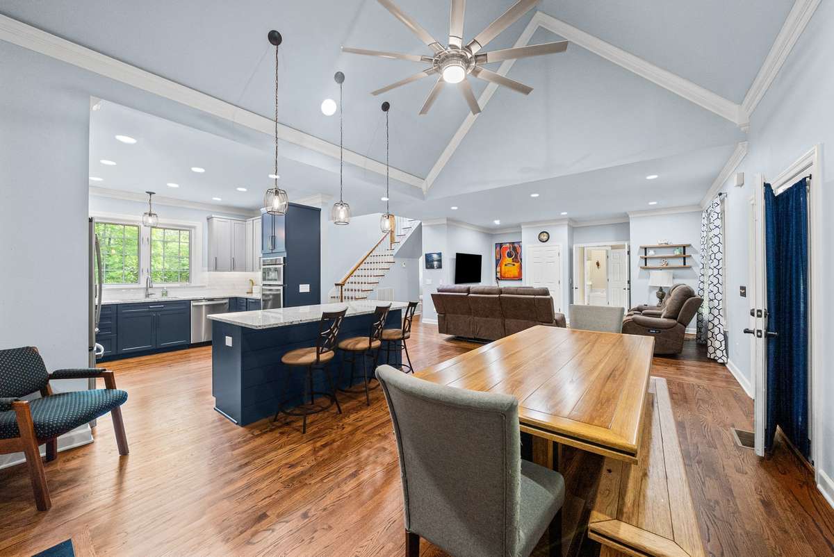 Notice the custom crown molding?