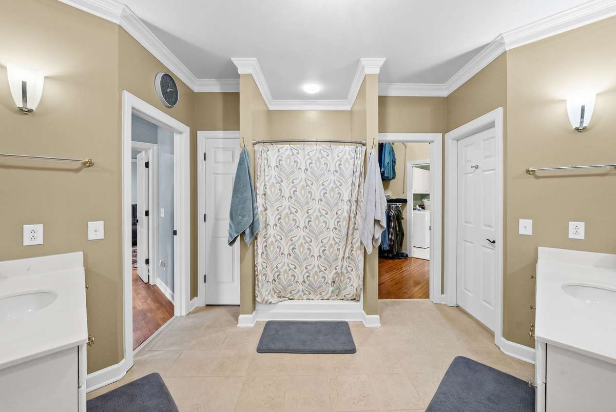 Shower - looking into walk in closet