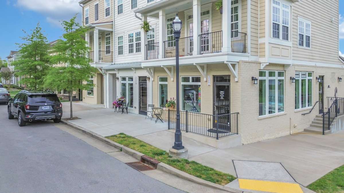 Carothers Farms residents enjoy and proudly support Ingrained Cafe, The Pilates Mill and Mrs. Sourdough Organic Bakery! These wonderful small businesses treat neighbors like family and are open to the public.
