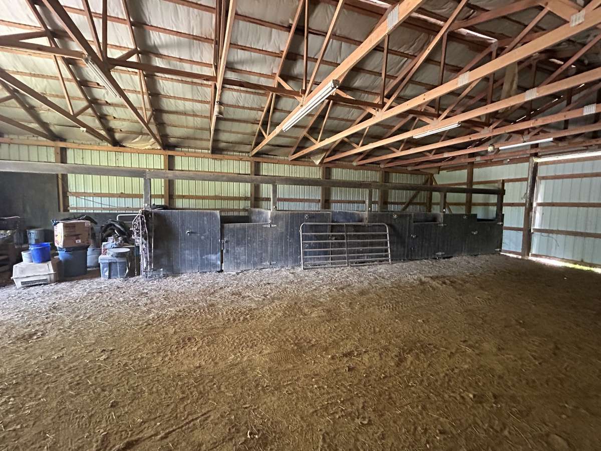 4-stall horse barn 30 x 50