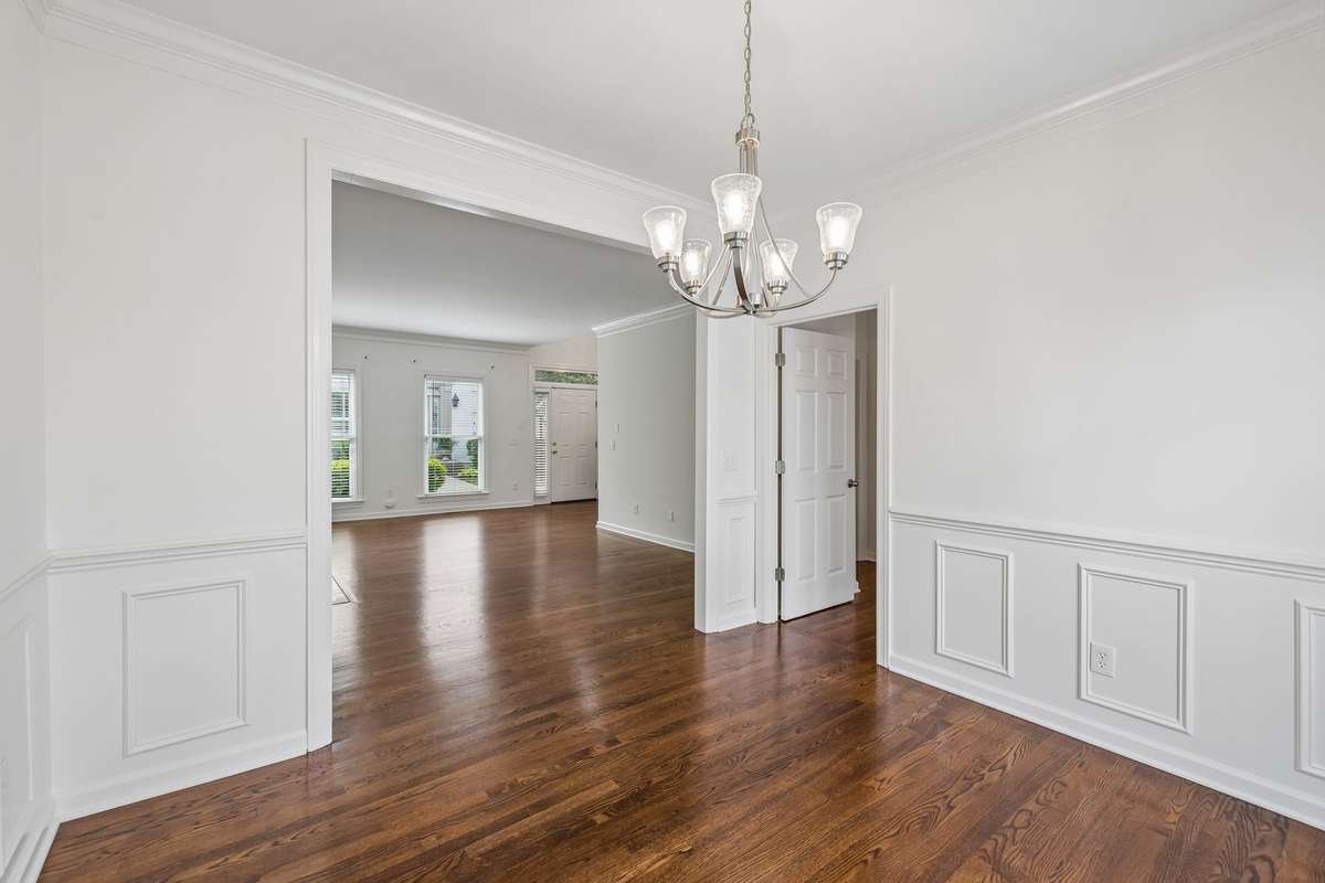 Door to the right leads into the kitchen and breakfast room.
