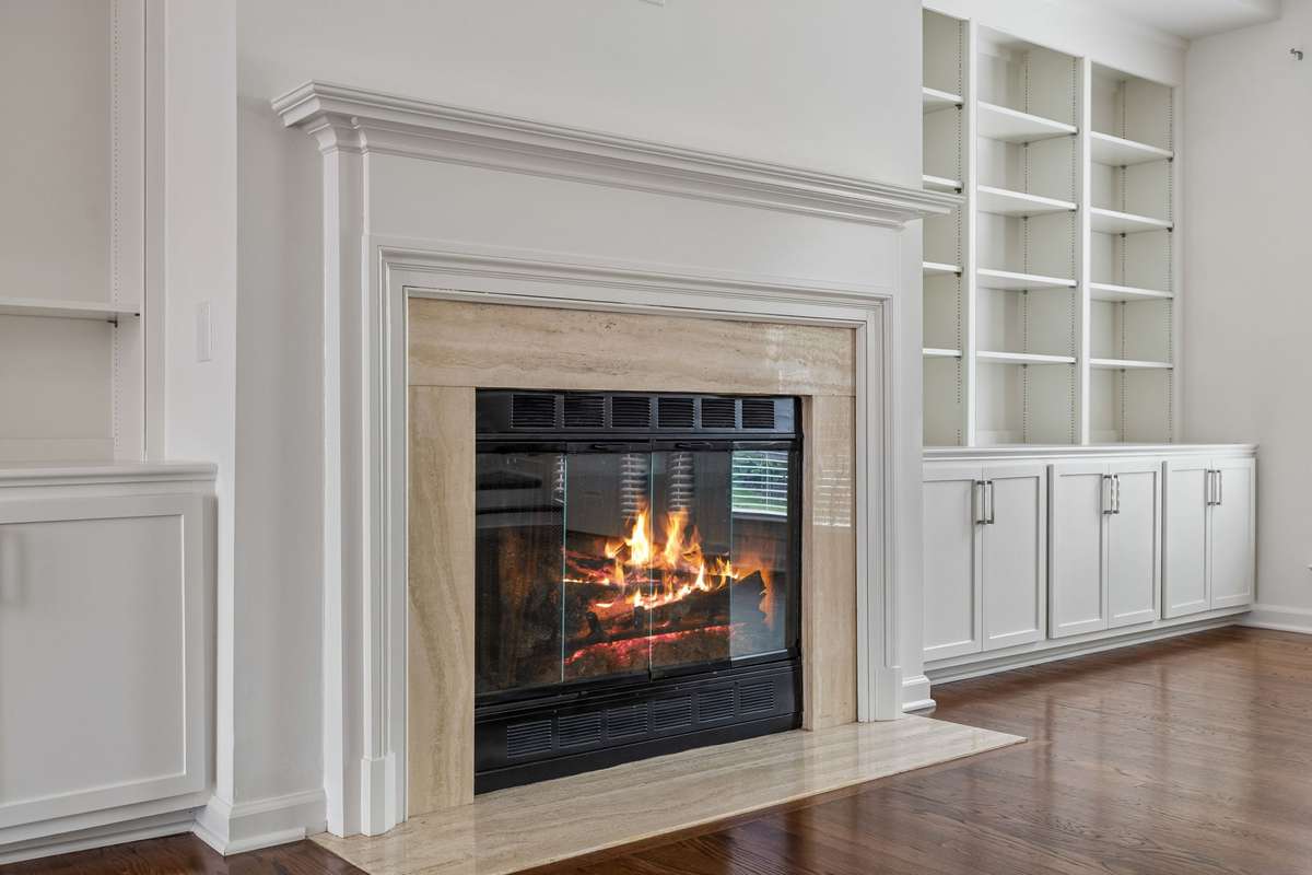 Gas fireplace with gas logs add to the cozy feeling of home!