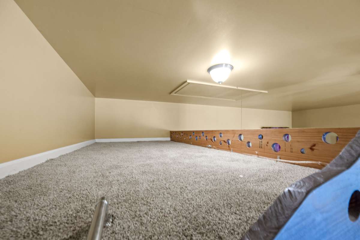 Loft area in Den.