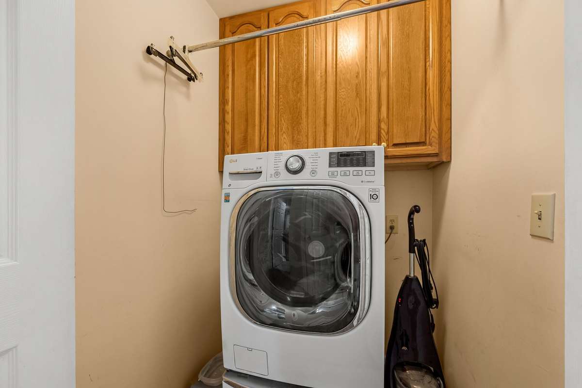 Stackable washer/dryer remain with home.
