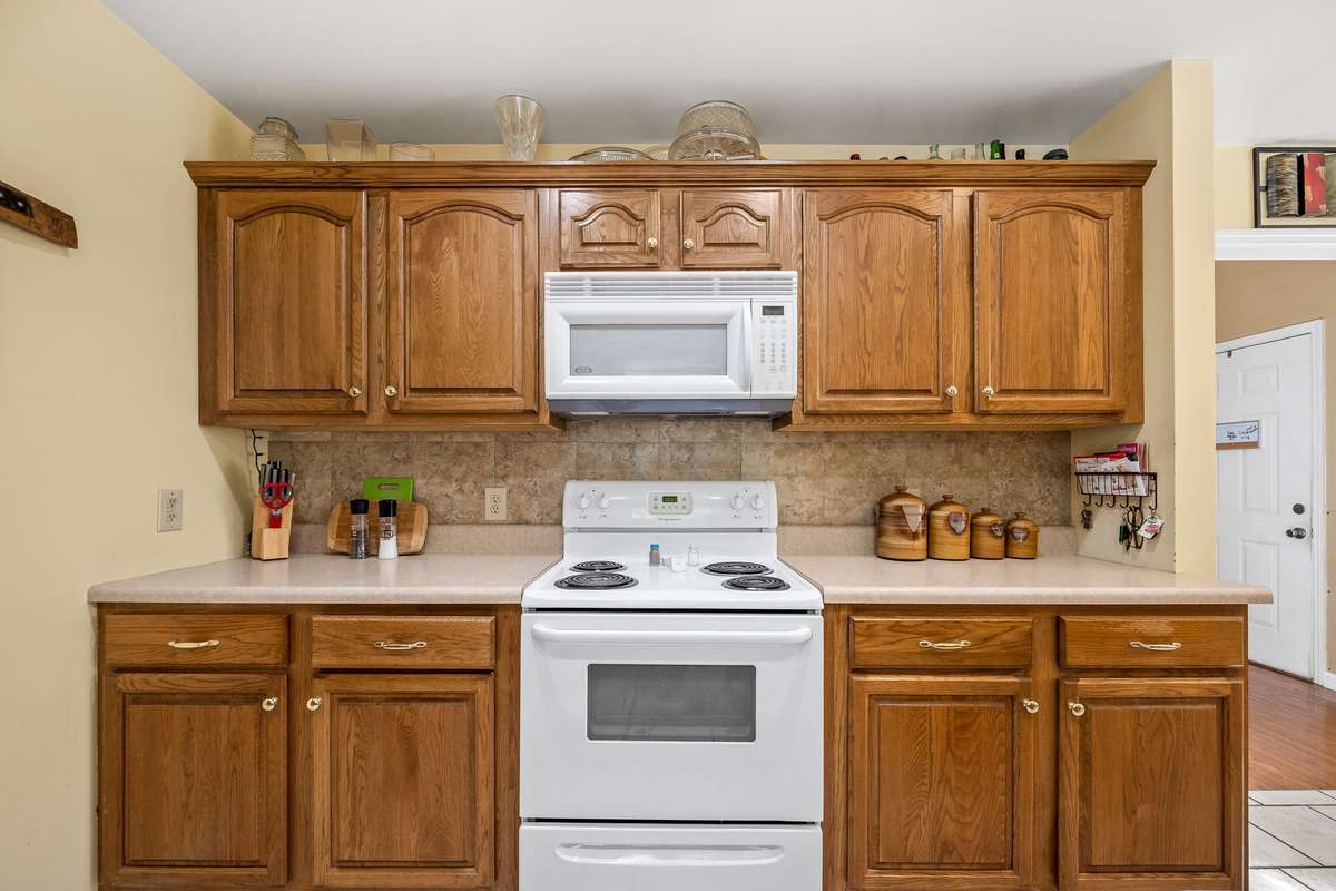 Oak cabinets in Kitchen.