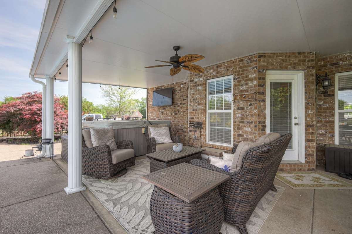 Nice Covered Outdoor Living Space