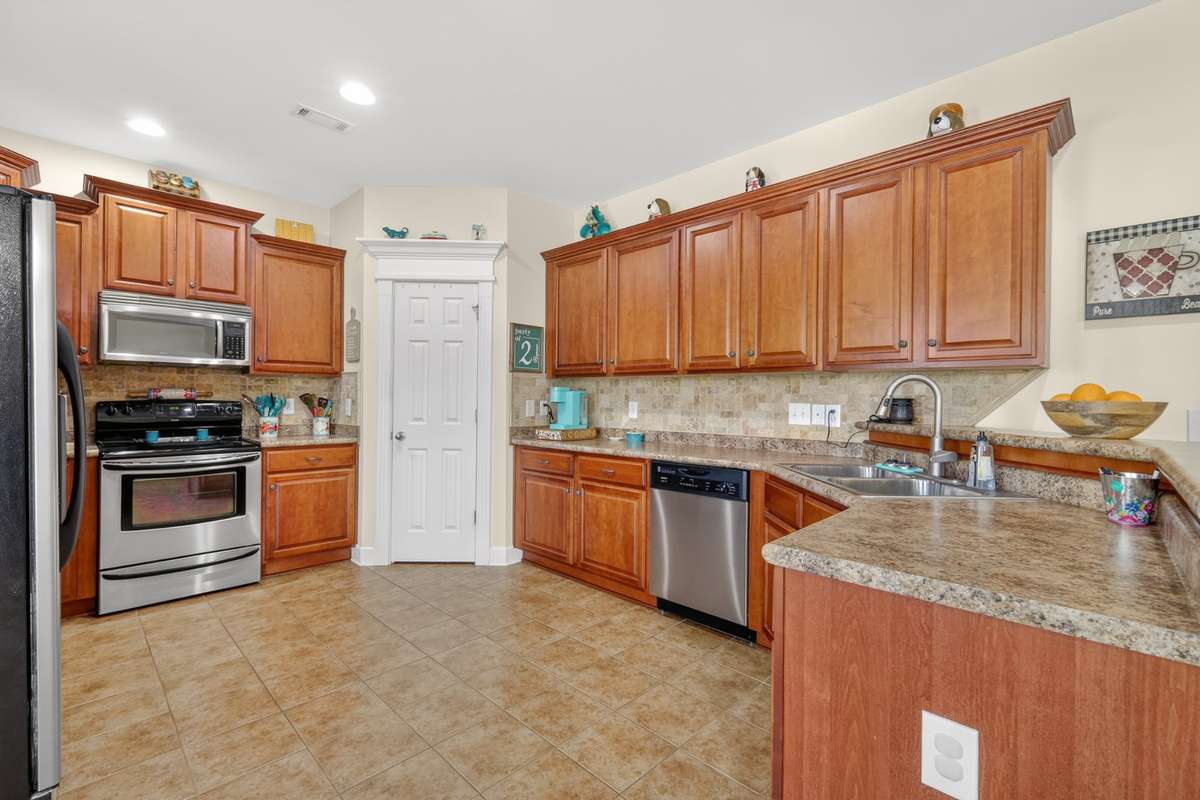 Stainless Appliances Remain