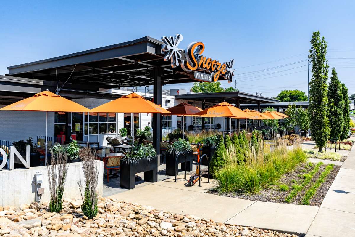 What an incredible location! You're steps away from popular spots like Hunter Station (featuring multiple restaurants), Tailgate Brewing, Hearts, Pearl Diver, and many more!