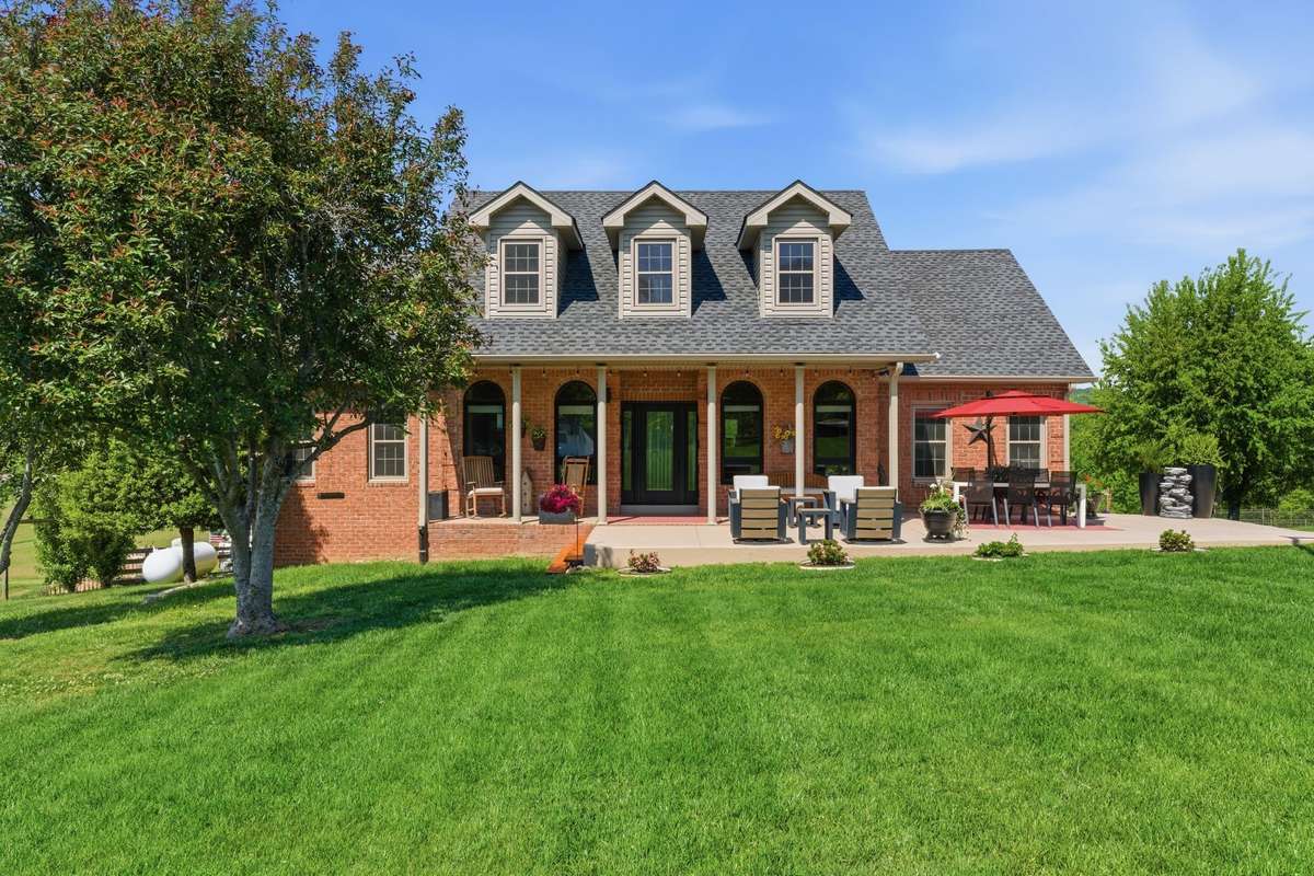 Welcome to 1838 Libert Lane!