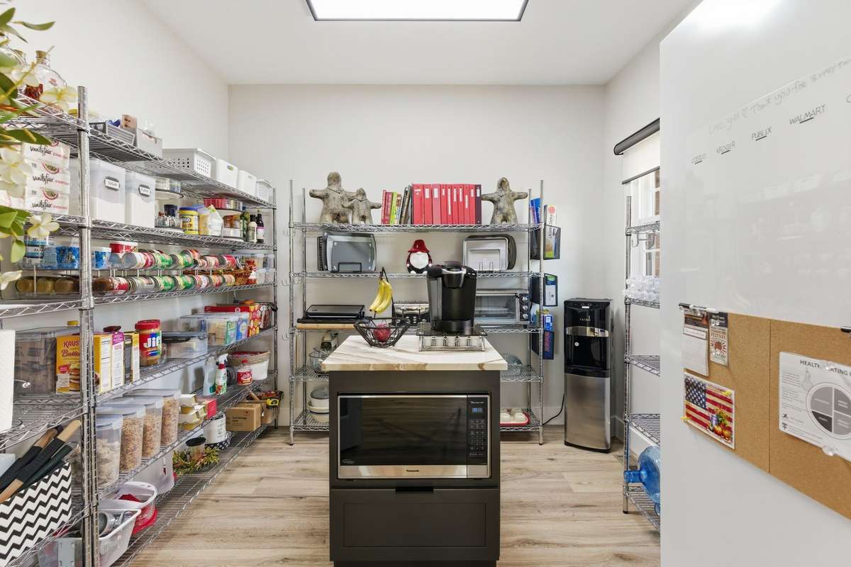 Yes, this is the pantry! Full walk-in