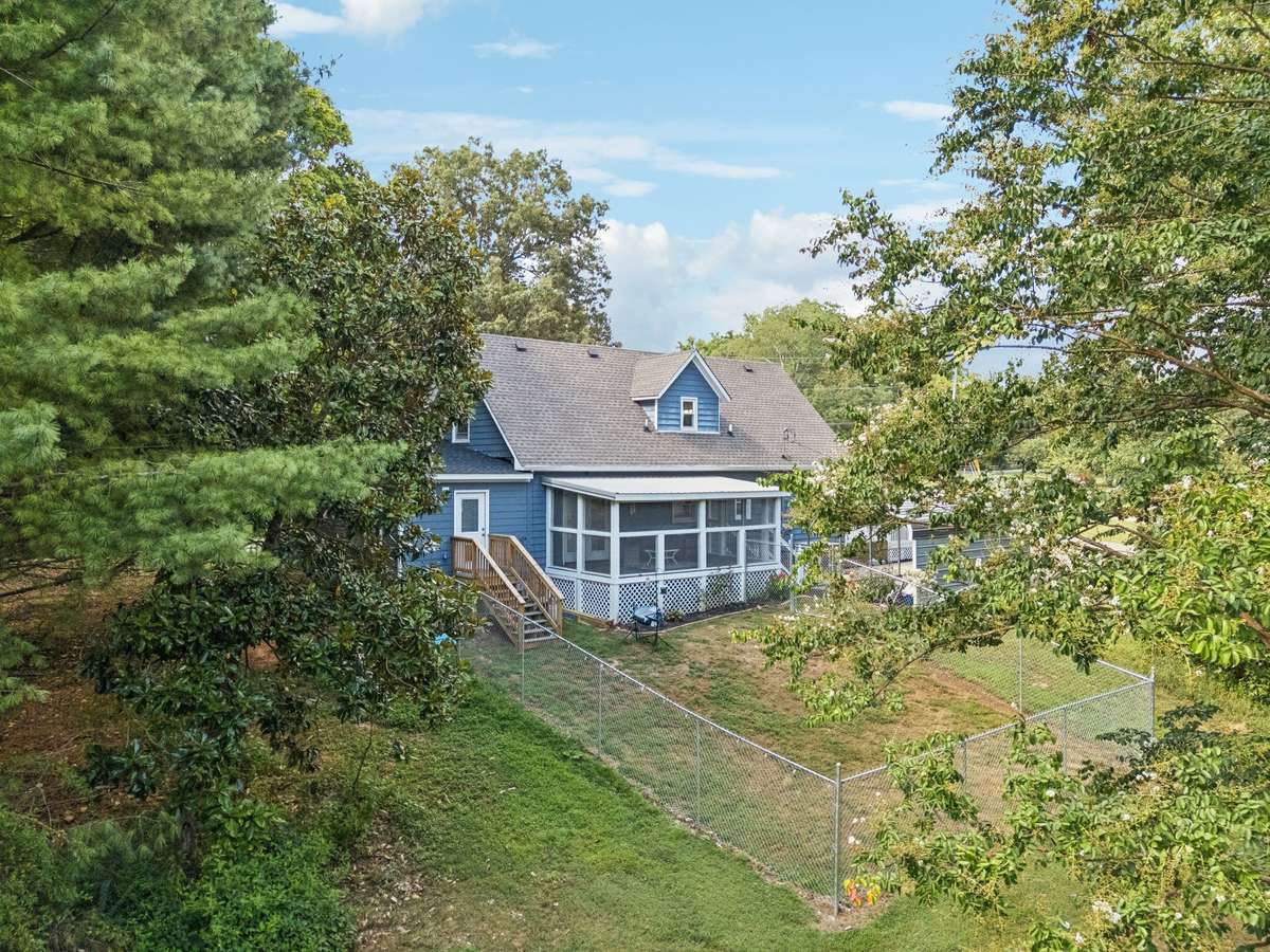 Spacious back yard