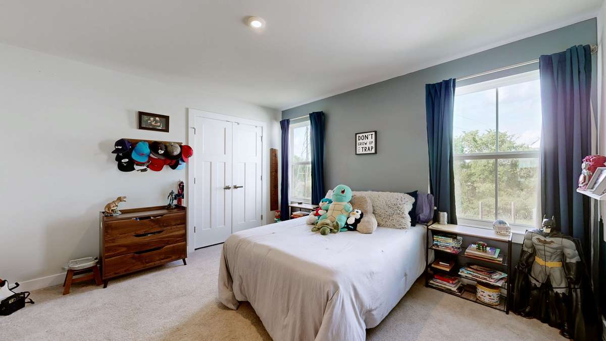 Second upstairs guest bedroom