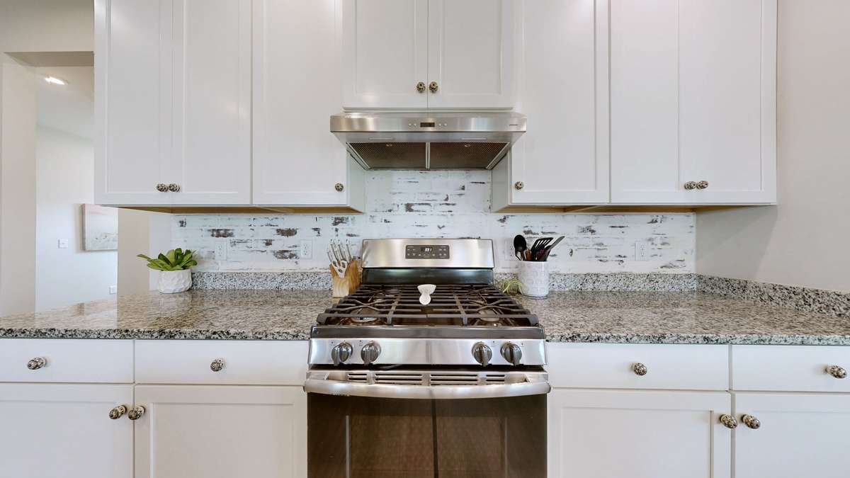Gas cooktop & oven for precision cooking