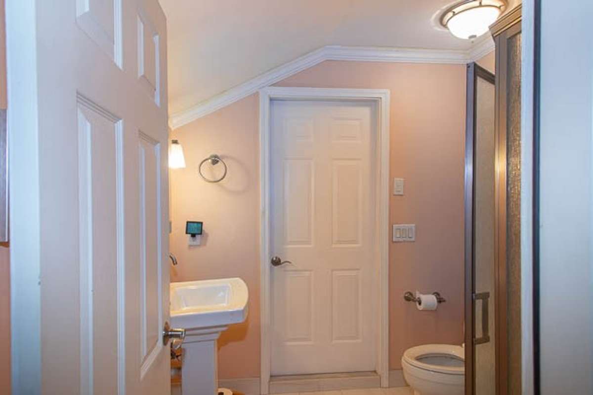 Upstairs bathroom