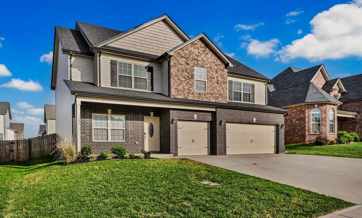 Welcome to 1529 Kestrel Dr, This Could Be Your New Home!!