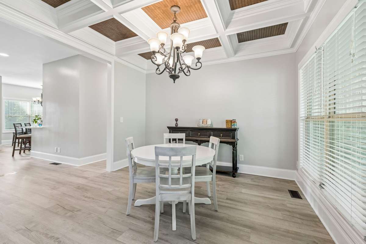 Look at that ceiling!