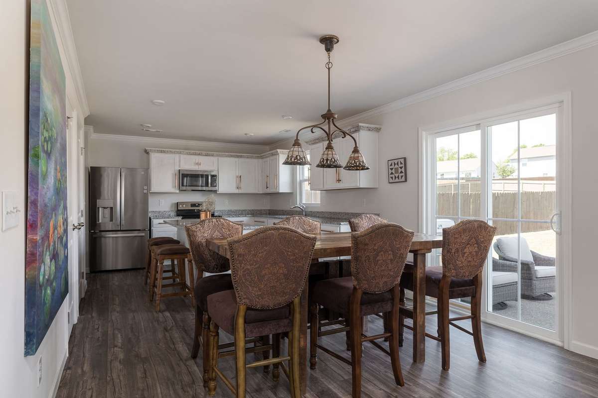 Eat-in-kitchen space