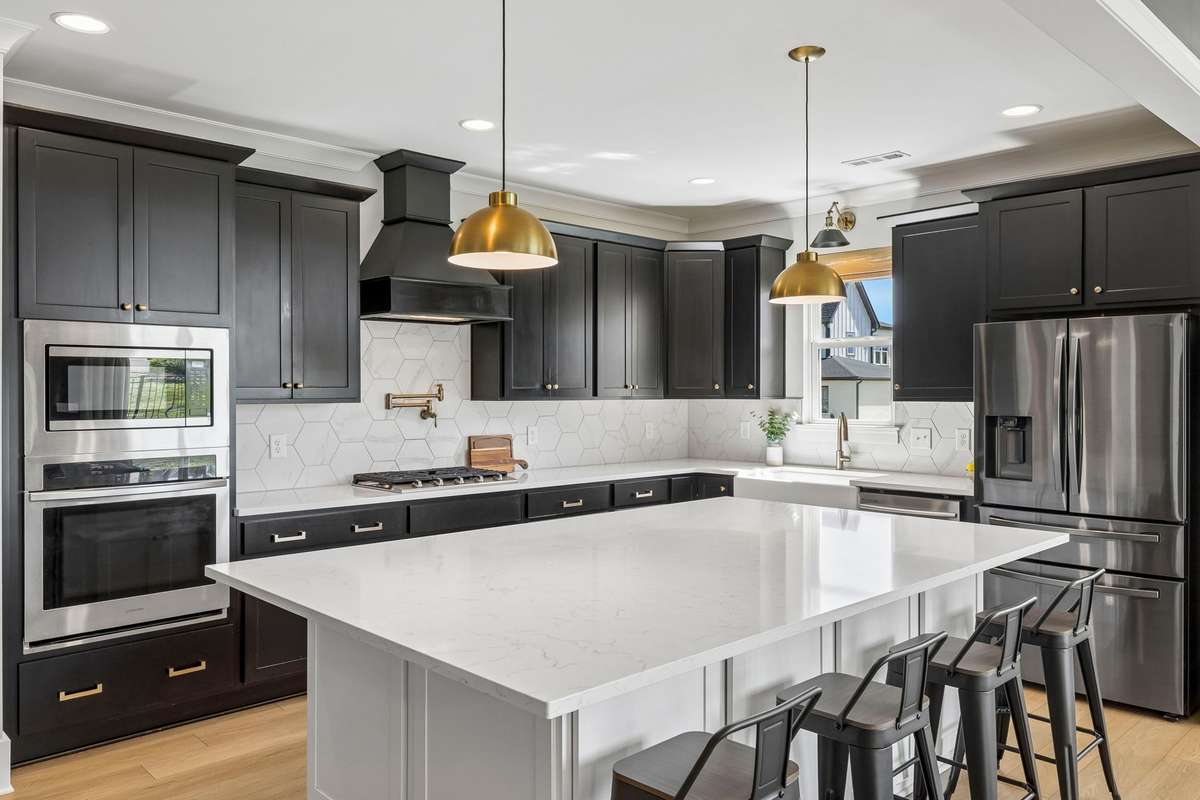 Stainless appliances all convey