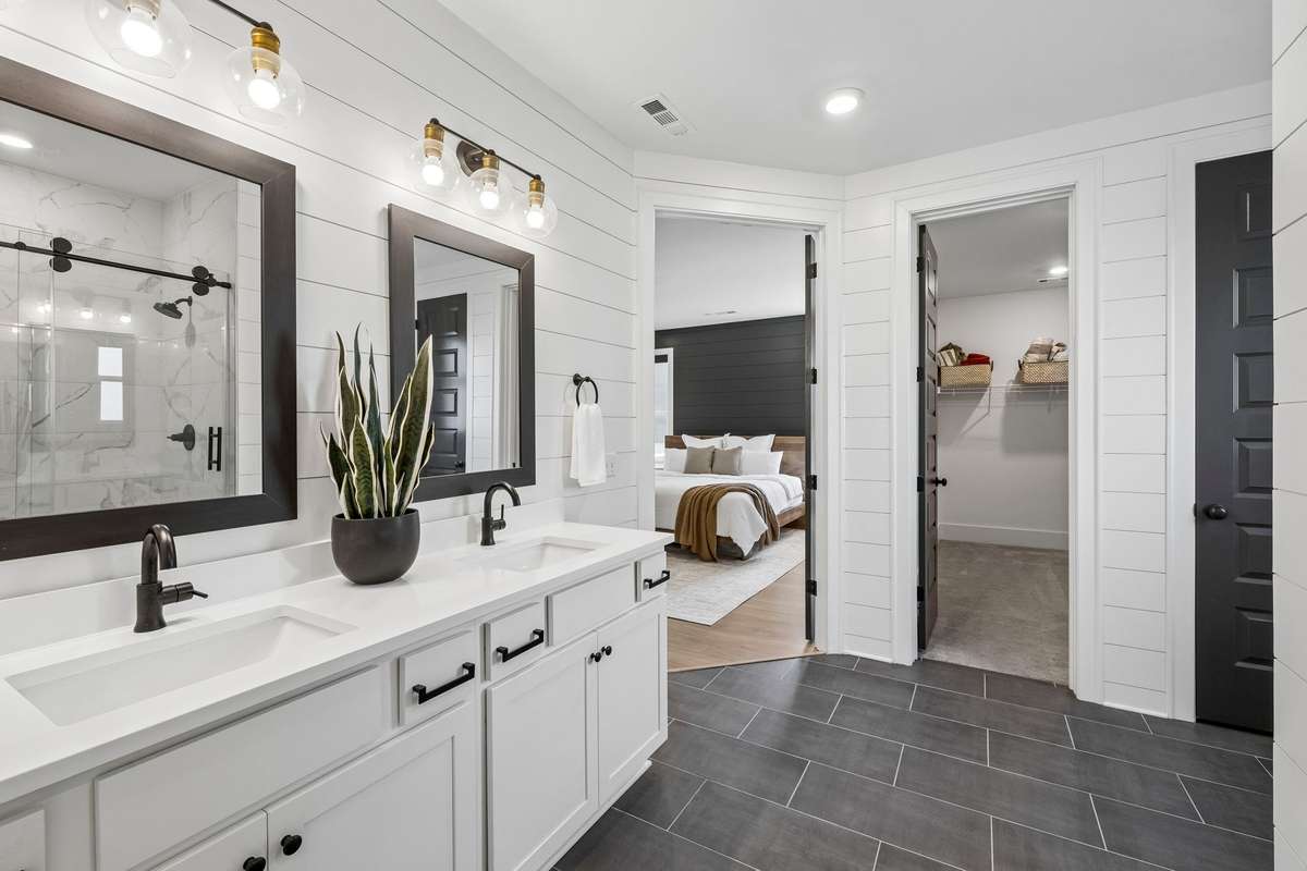 This bathroom is so pretty you'll never want to leave!
