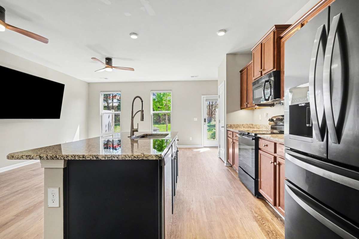 Granite counters and plenty of cabinet space