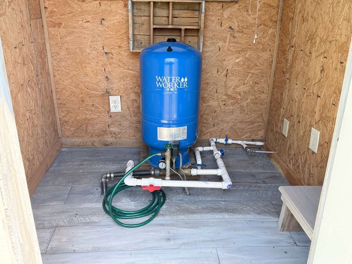 Water pump off a 1000 gallon tank