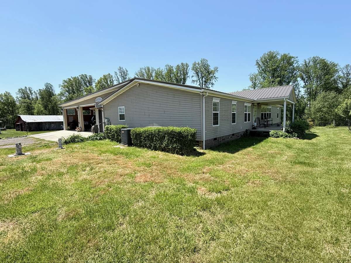 Must see country home at its best.