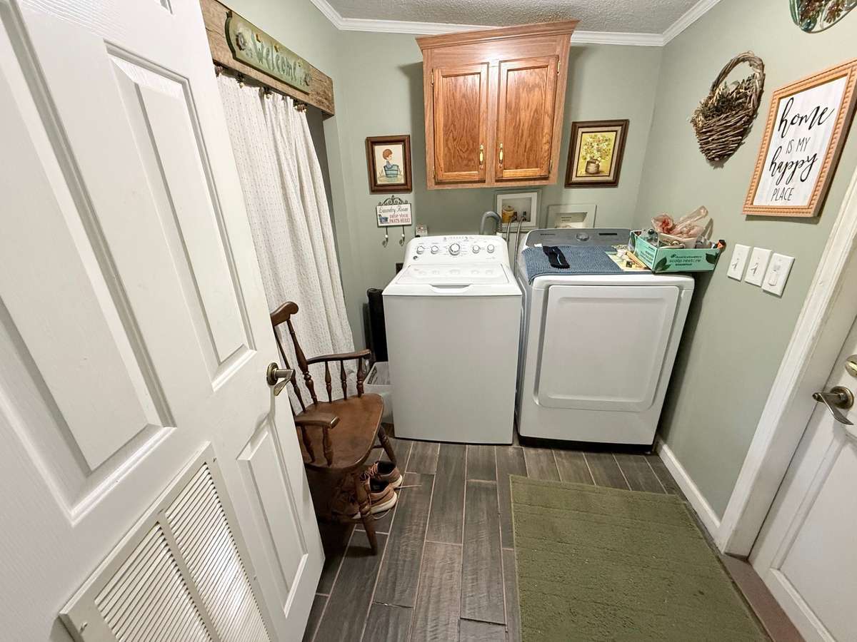 Large walk-in laundry Mud room