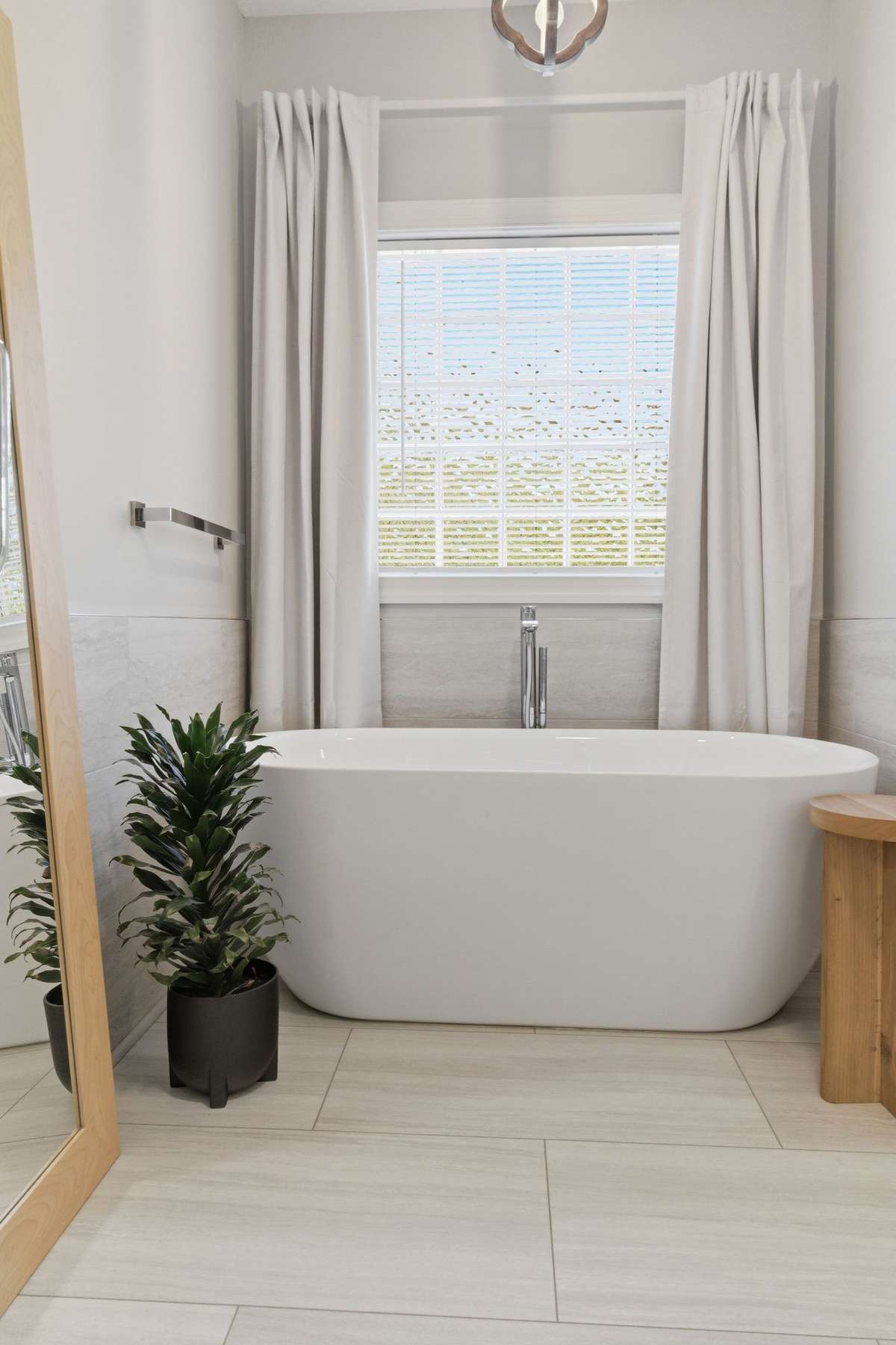 Don't miss this vessel tub that gives spa like vibes!