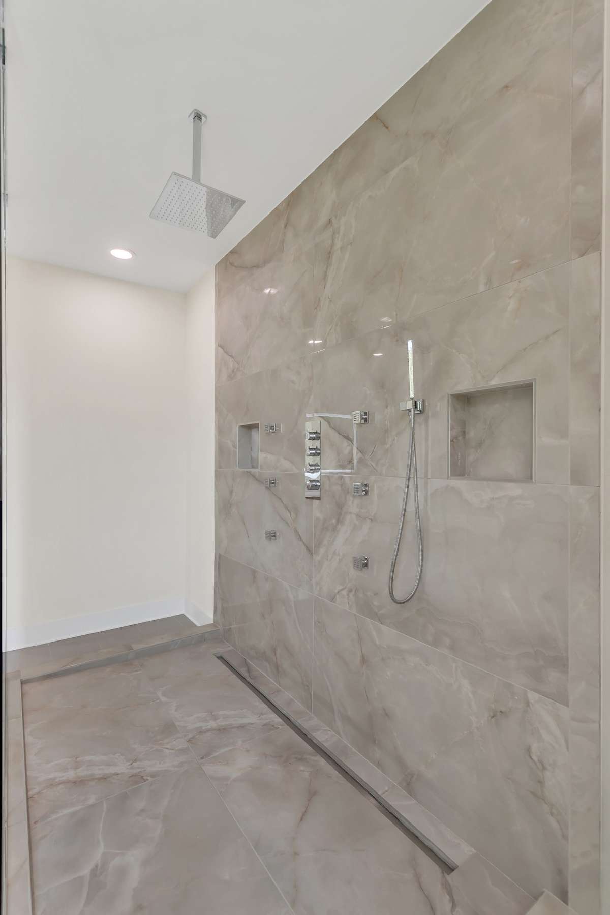 This magnificent shower refreshes you and makes you feel excited for your day or night.