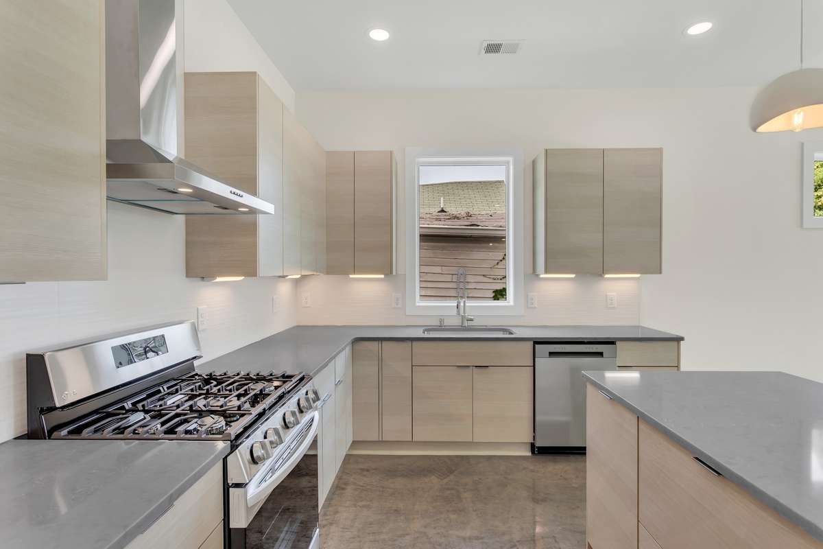 Undercabinet lighting