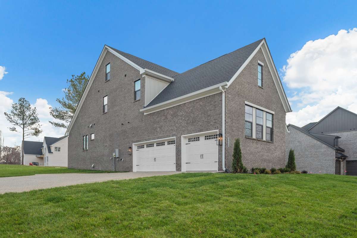 *** Photos are of a previously built Monroe in another Drees Homes community. Standard Features and Selections may vary.***